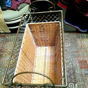 🏰🎋VINTAGE WICKER&IRON BASKET 18" 🏩